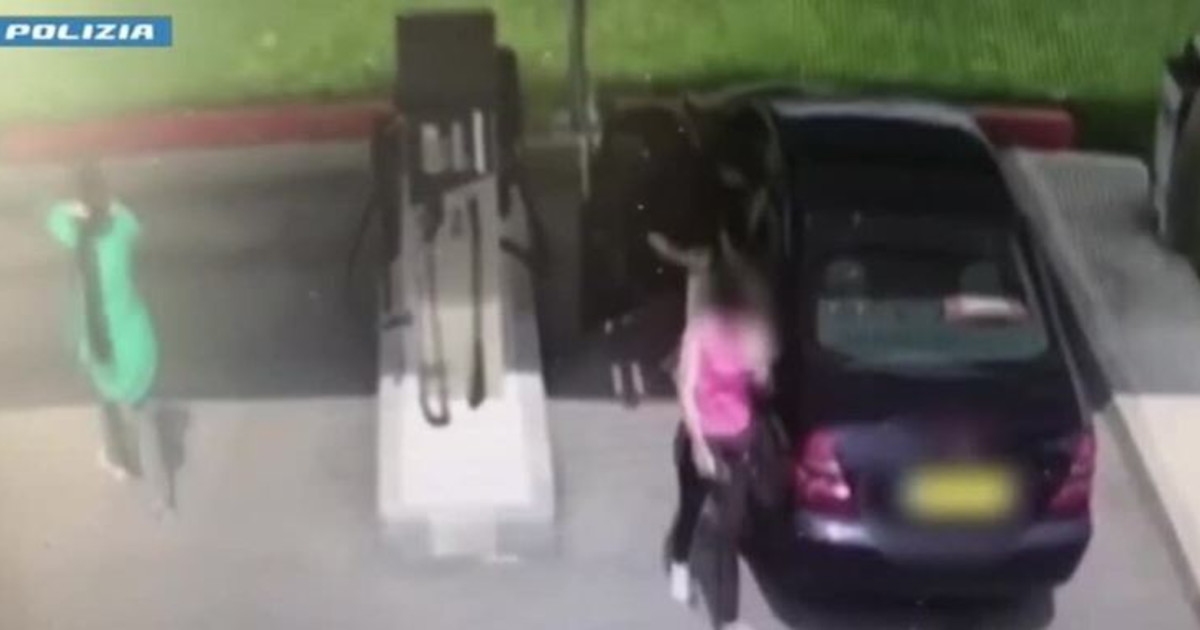 ragazzina violentata nel parcheggio a taranto chi 232 l orco che ha abusato di lei da Liberoquotidiano.it ragazzina violentata nel parcheggio a taranto chi 232 l orco che ha abusato di lei