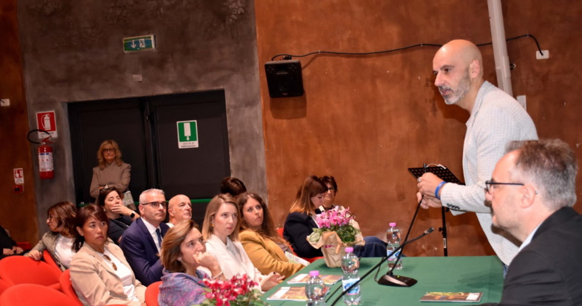 presentata a citt224 di castello la prima guida dei cammini di san francesco realizzata con la comunicazione aumentativa alternativa da un team composto da persone con disabilit224 e studenti da Liberoquotidiano.it presentata a citt224 di castello la prima guida dei cammini di san francesco realizzata con la comunicazione aumentativa alternativa da un team composto da persone con disabilit224 e studenti