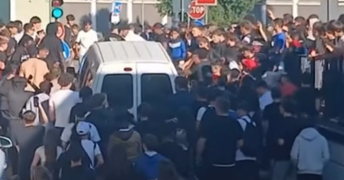 vicenza il tiktoker hamza messaf scatena il caos assalto e danni cosa sta succedendo a campo marzo da Liberoquotidiano.it vicenza il tiktoker hamza messaf scatena il caos assalto e danni cosa sta succedendo a campo marzo