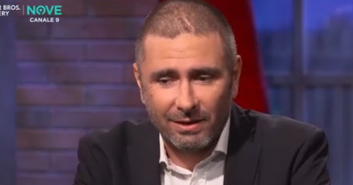alessandro di battista torna in studio essere qui una conquista sto facendo delle cure da Liberoquotidiano.it alessandro di battista torna in studio essere qui una conquista sto facendo delle cure