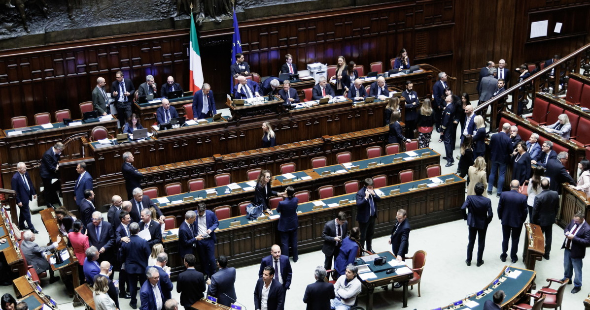 legge elettorale s236 alla fiducia ai primi due articoli pd schiaffo al parlamento lega sinistra smemorina da Liberoquotidiano.it legge elettorale s236 alla fiducia ai primi due articoli pd schiaffo al parlamento lega sinistra smemorina