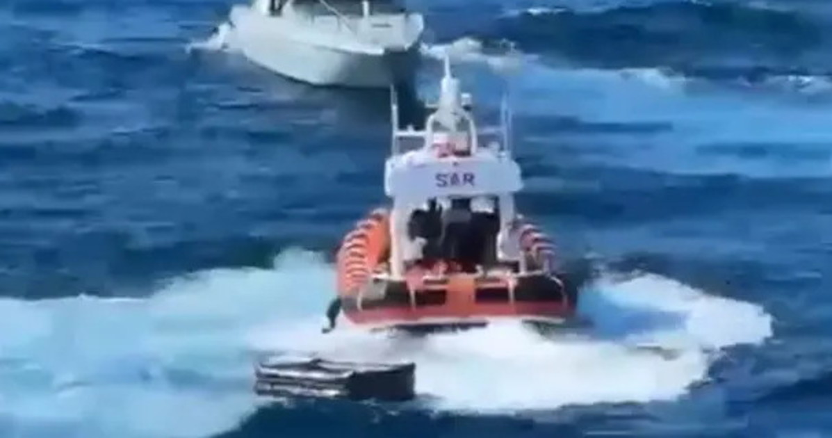 sbarchi in sardegna i migranti vengono costretti dagli scafisti a tuffarsi in mare da Liberoquotidiano.it sbarchi in sardegna i migranti vengono costretti dagli scafisti a tuffarsi in mare