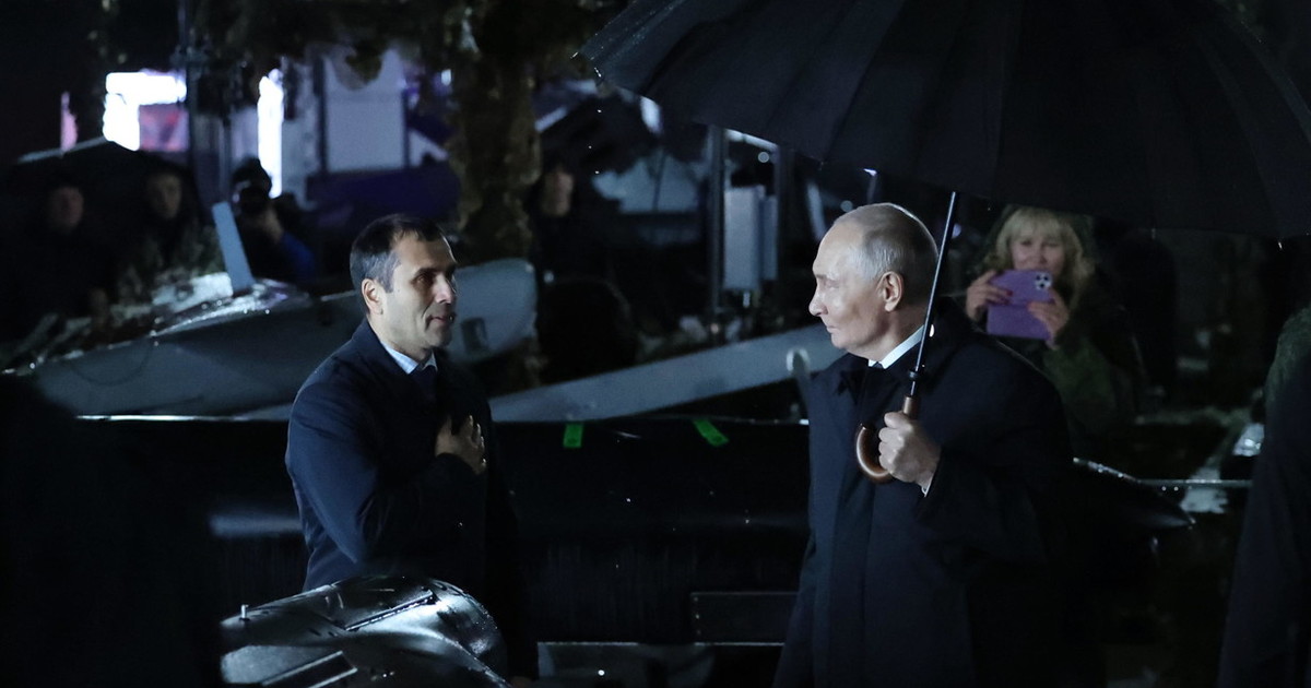 la foto del compleanno di putin diventa uno scandalo l ira della germania da Liberoquotidiano.it la foto del compleanno di putin diventa uno scandalo l ira della germania
