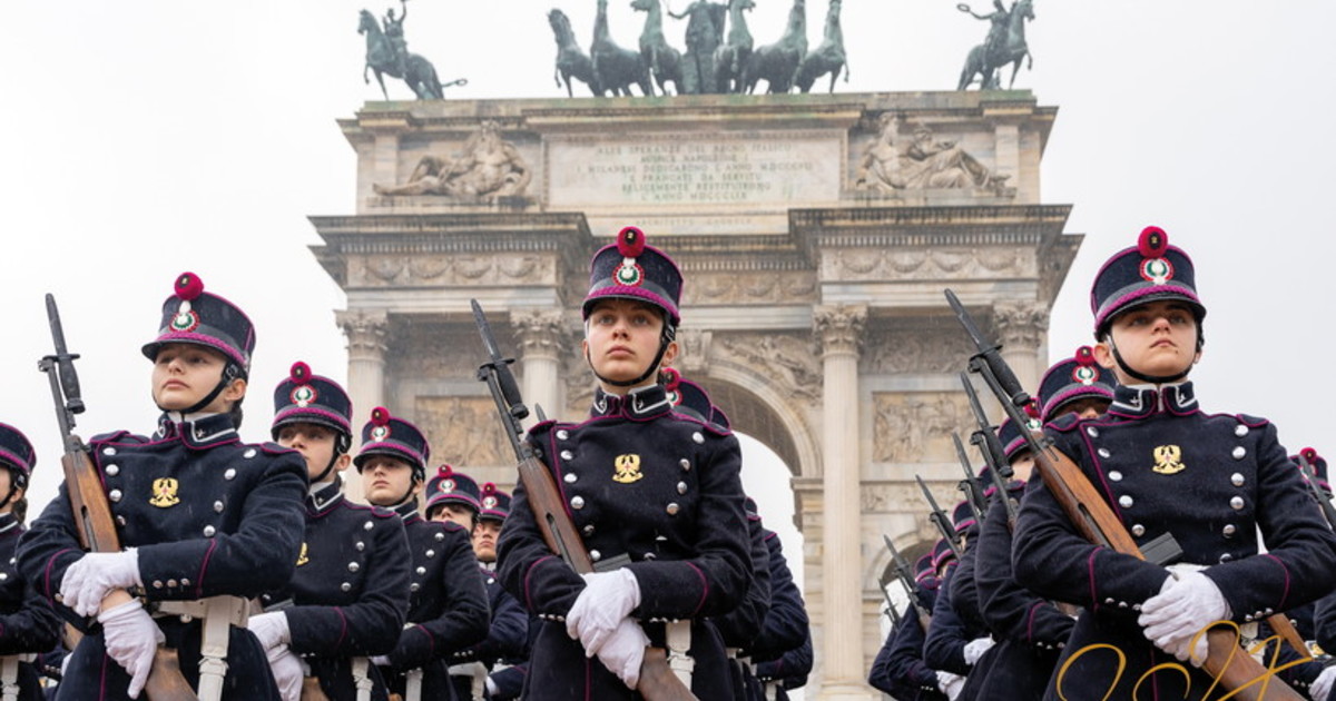 calendesercito 2027 i volti dell8217esercito da Liberoquotidiano.it calendesercito 2027 i volti dell8217esercito