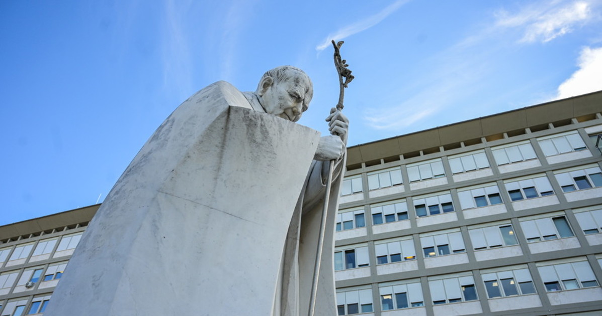 il papa sta bene dopo l operazione si 232 alzato e ha fatto colazione da Liberoquotidiano.it il papa sta bene dopo l operazione si 232 alzato e ha fatto colazione