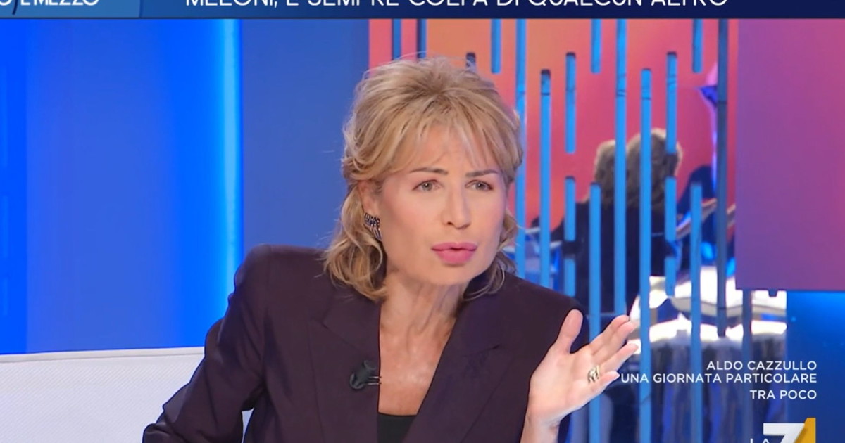 otto e mezzo lilli gruber umilia bersani le devo fare sempre la stessa domanda da Liberoquotidiano.it otto e mezzo lilli gruber umilia bersani le devo fare sempre la stessa domanda