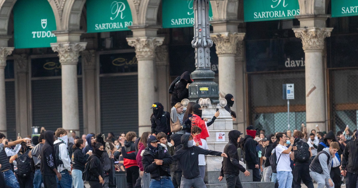 cossiga aveva previsto il futuro milano e torino bruciano l italia riscopre l allarme sul terrorismo rosso da Liberoquotidiano.it cossiga aveva previsto il futuro milano e torino bruciano l italia riscopre l allarme sul terrorismo rosso