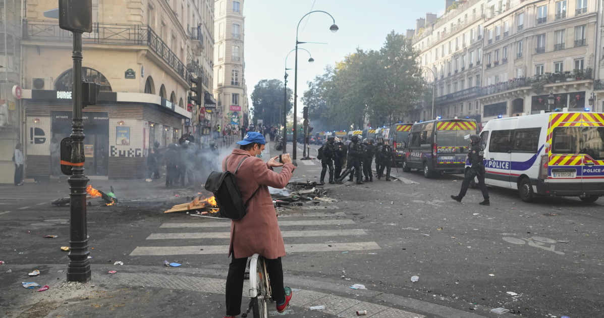 parigi sottomessa agli islamici da Liberoquotidiano.it parigi sottomessa agli islamici