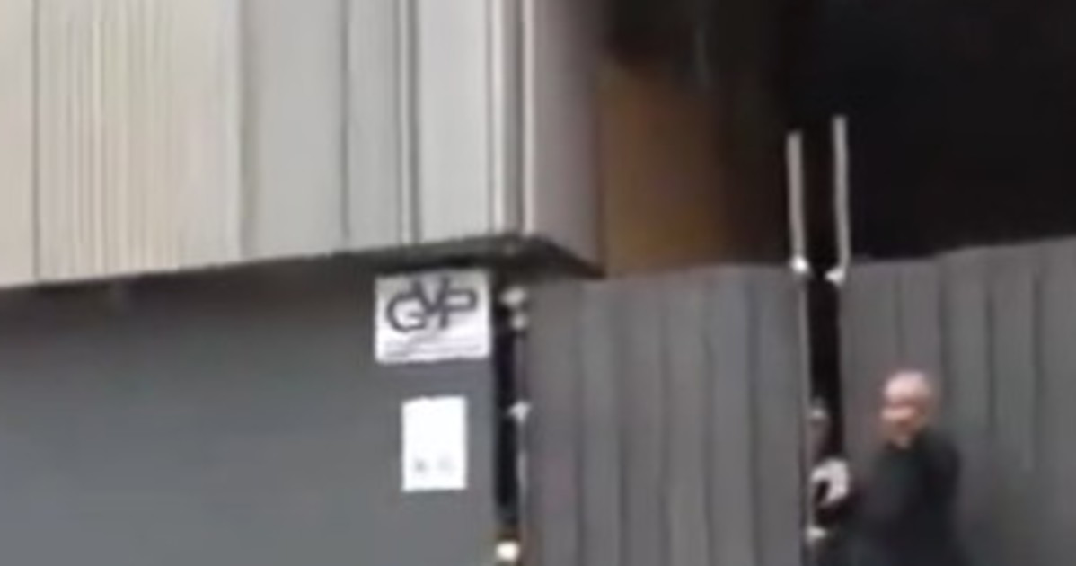 maranza la bestemmia davanti al duomo fan figli di p da Liberoquotidiano.it maranza la bestemmia davanti al duomo fan figli di p