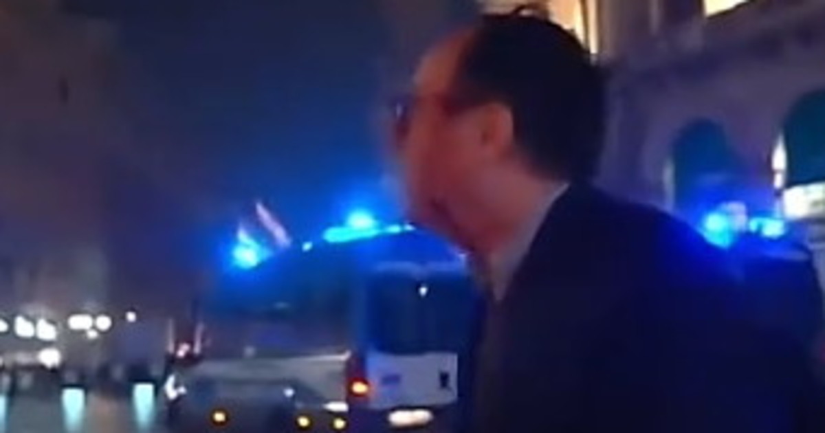 milano l agente ferito chiede di fermare la violenza i manifestanti lo insultano da Liberoquotidiano.it milano l agente ferito chiede di fermare la violenza i manifestanti lo insultano