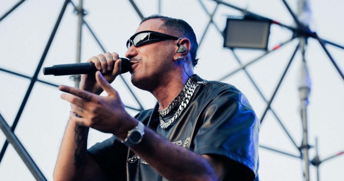 marracash e le violenze da che parte sto siamo solo all inizio le parole choc sono un caso politico da Liberoquotidiano.it marracash e le violenze da che parte sto siamo solo all inizio le parole choc sono un caso politico