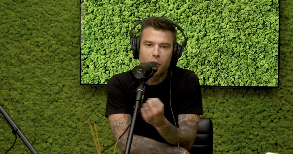 fedez risponde a marracash si fa fotografare con sala e poi da Liberoquotidiano.it fedez risponde a marracash si fa fotografare con sala e poi