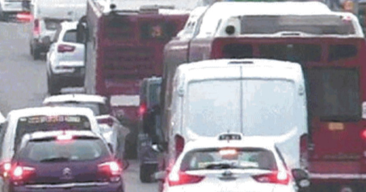 il paradosso della bologna pd le auto a 30 all ora bloccano i mezzi pubblici da Liberoquotidiano.it il paradosso della bologna pd le auto a 30 all ora bloccano i mezzi pubblici