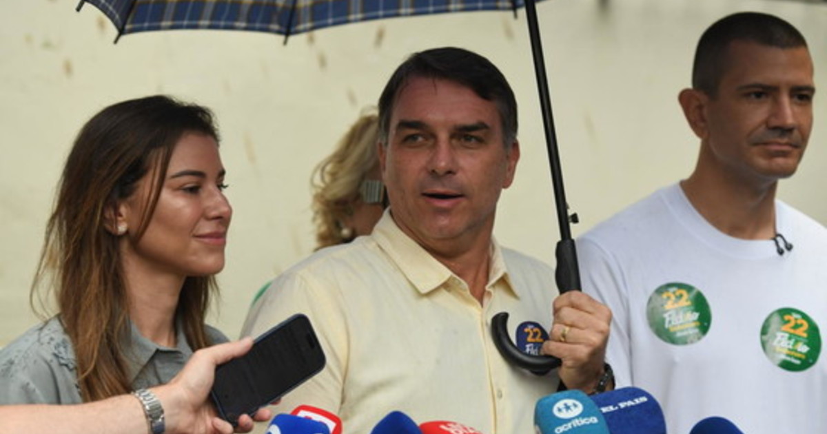 Brasil: retiran el pasaporte a Flávio Bolsonaro tras su derrota ante Lula