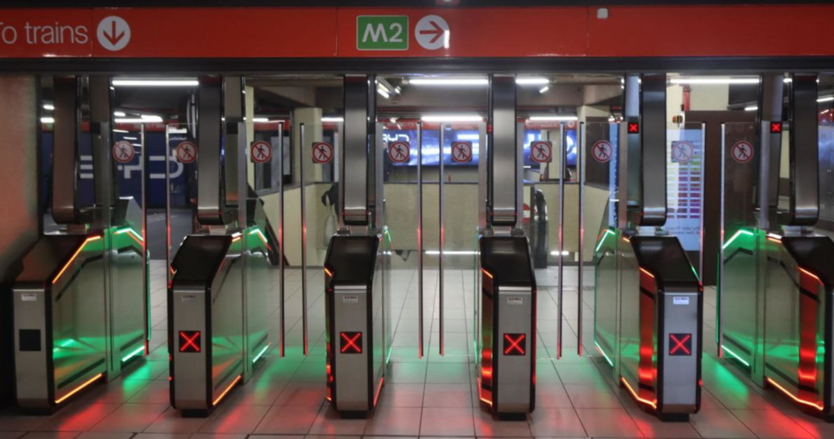 cologno monzese 14enne egiziano aggredisce e molesta una 20enne orrore in metro da Liberoquotidiano.it cologno monzese 14enne egiziano aggredisce e molesta una 20enne orrore in metro