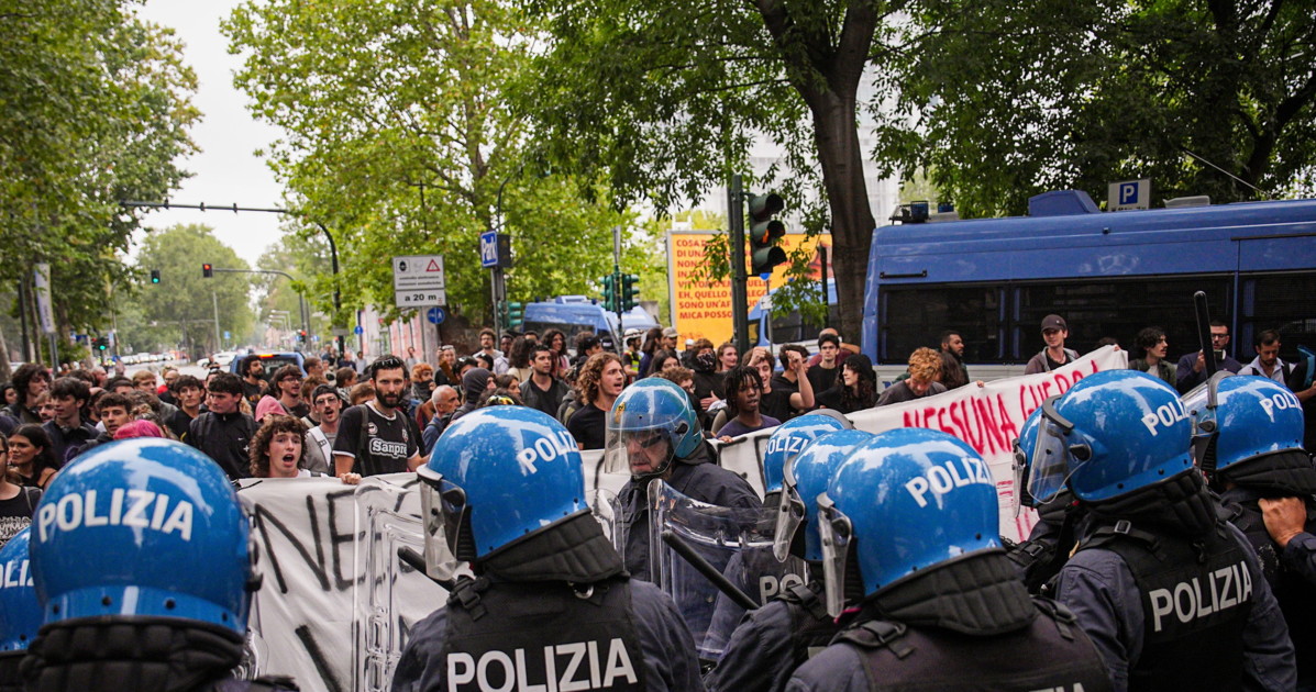 centri sociali anarchici radicali e askatasuna 47 anni di carcere richiesti basta violenza illegalit224 e attacchi allo stato da Liberoquotidiano.it centri sociali anarchici radicali e askatasuna 47 anni di carcere richiesti basta violenza illegalit224 e attacchi allo stato