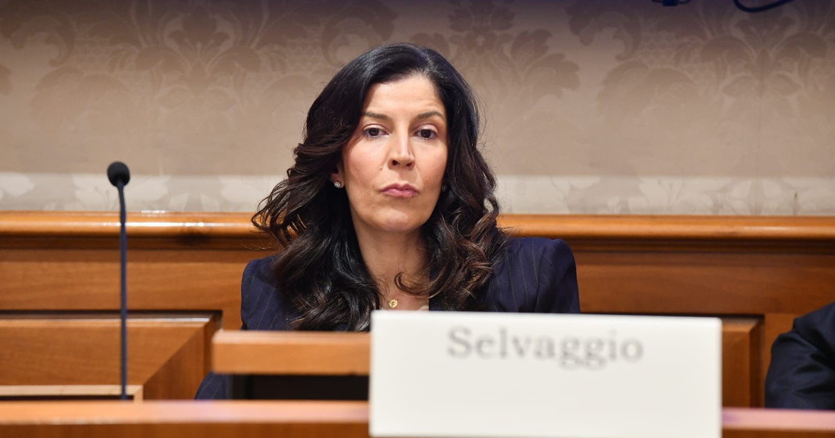 nuova guida per previndai anna maria selvaggio nominata direttore generale da Liberoquotidiano.it nuova guida per previndai anna maria selvaggio nominata direttore generale