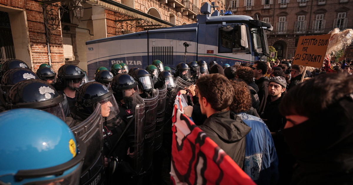 violenza durante le manifestazioni blitz della polizia in tutta italia da Liberoquotidiano.it violenza durante le manifestazioni blitz della polizia in tutta italia